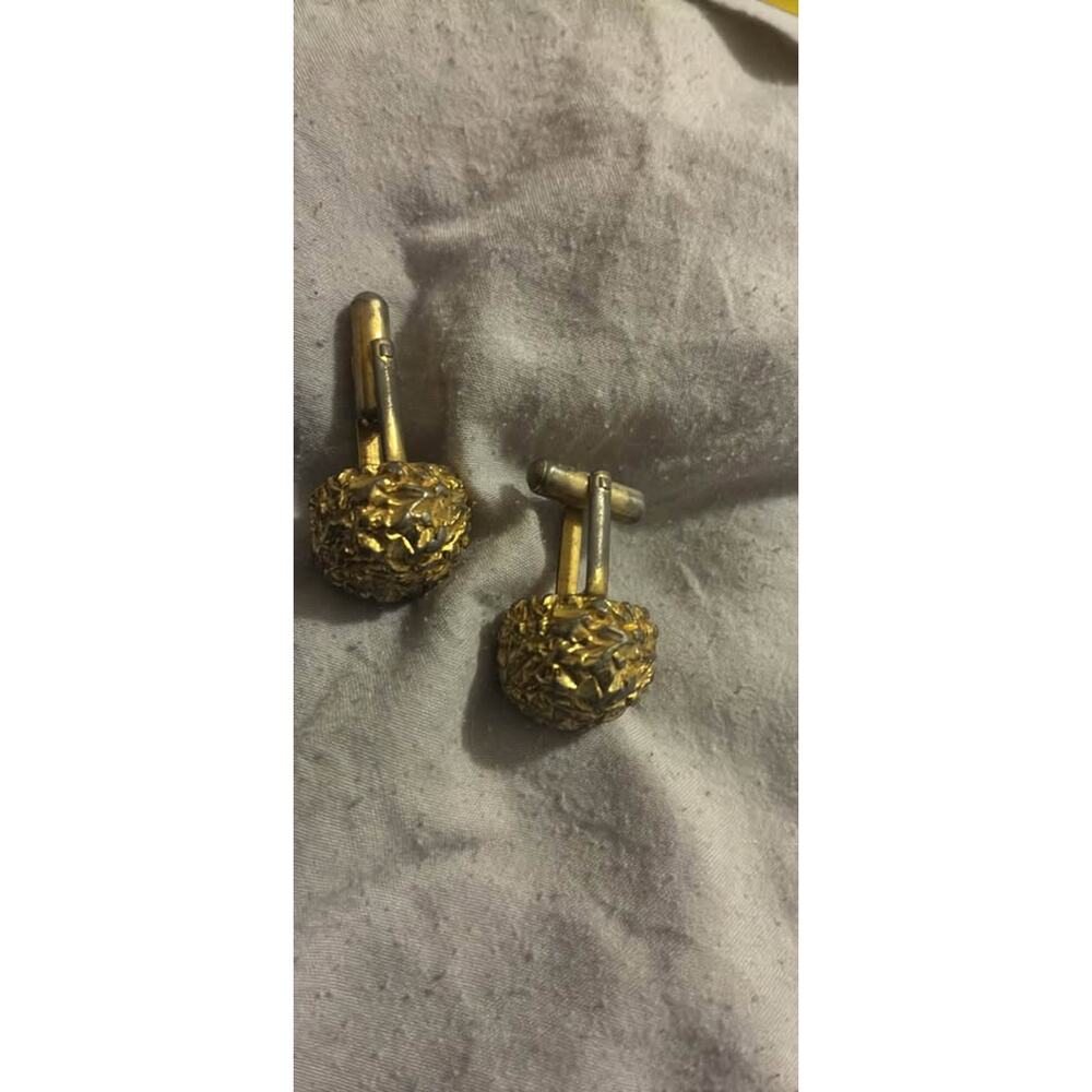 VINTAGE Faux Gold Nugget Cufflinks
Item#2